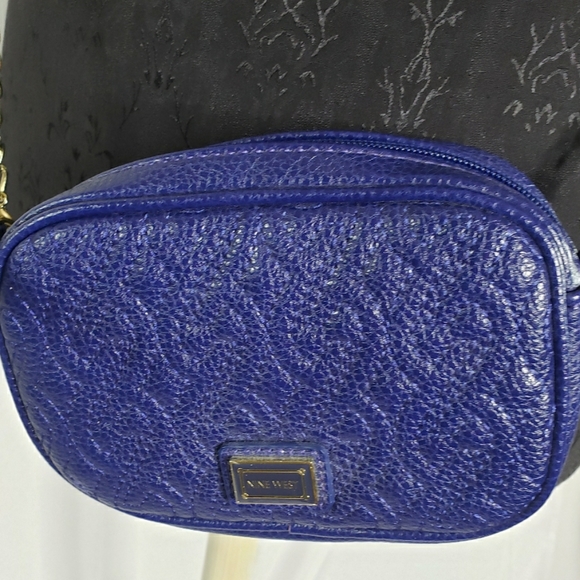 Nine West Handbags - Nine West Women's Crossbody mini Bag